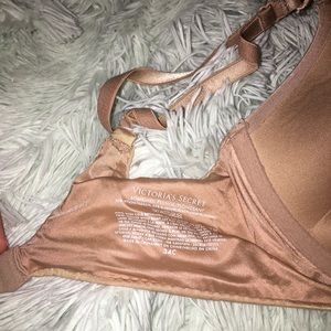 Victoria Secret Bombshell plunge bra!